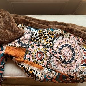 NWT! Comfy Luxe fleece lined patterned hooded jacket